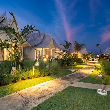 Paus Putih Hotel Нуса Лембонган Екстериор снимка