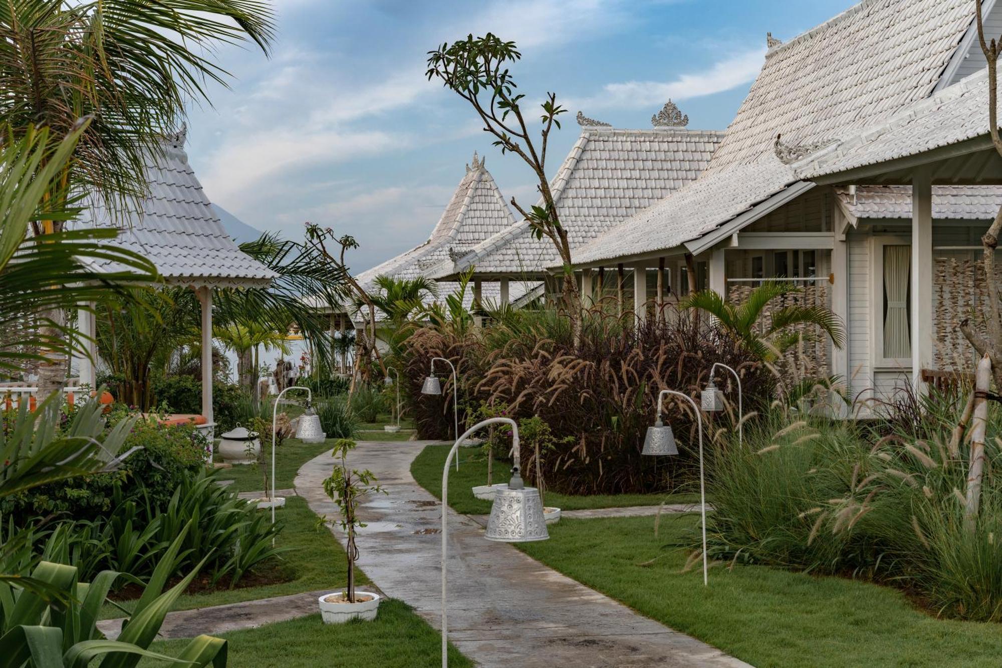 Paus Putih Hotel Нуса Лембонган Екстериор снимка