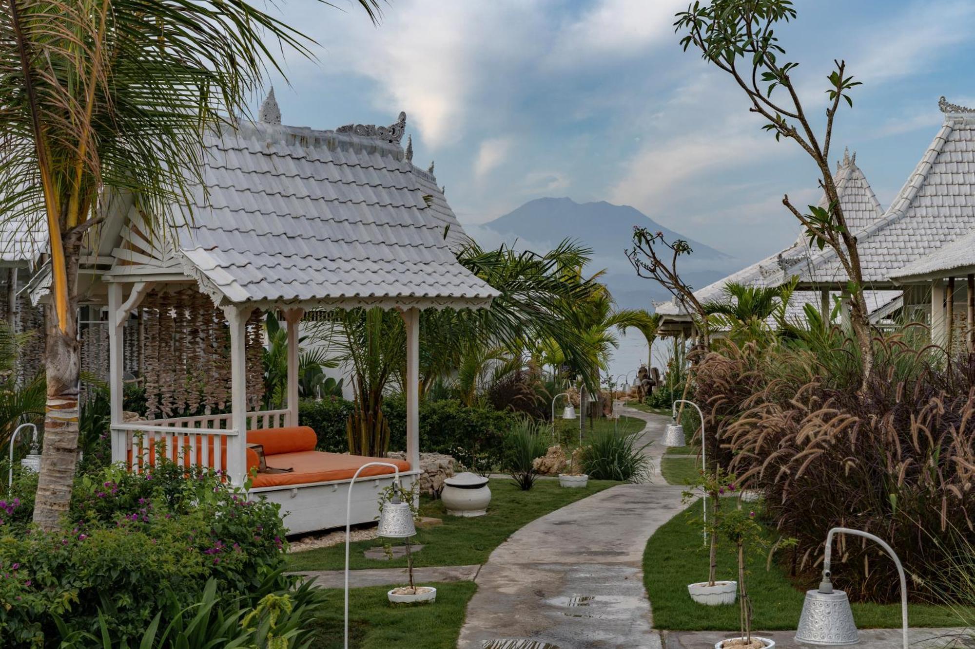 Paus Putih Hotel Нуса Лембонган Екстериор снимка