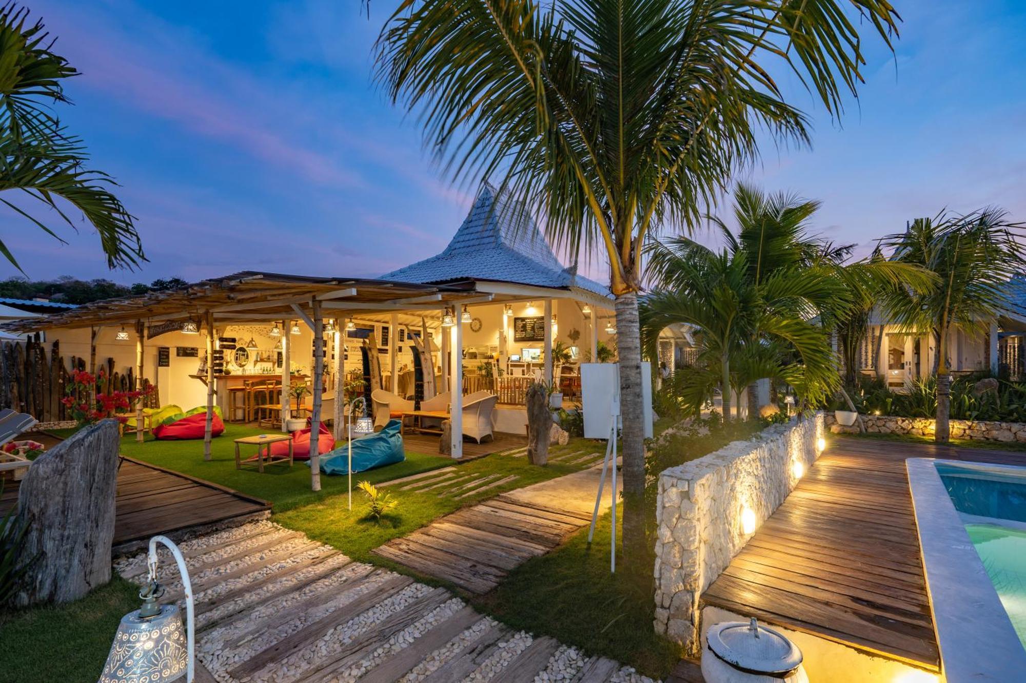 Paus Putih Hotel Нуса Лембонган Екстериор снимка
